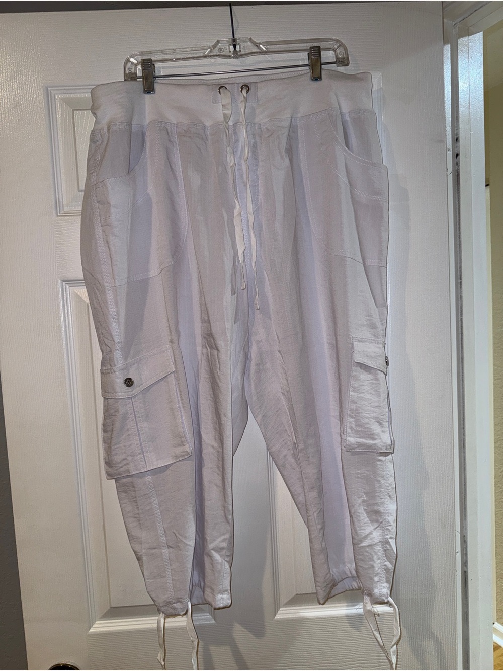 MoFiz White Capris with Drawstring Waist